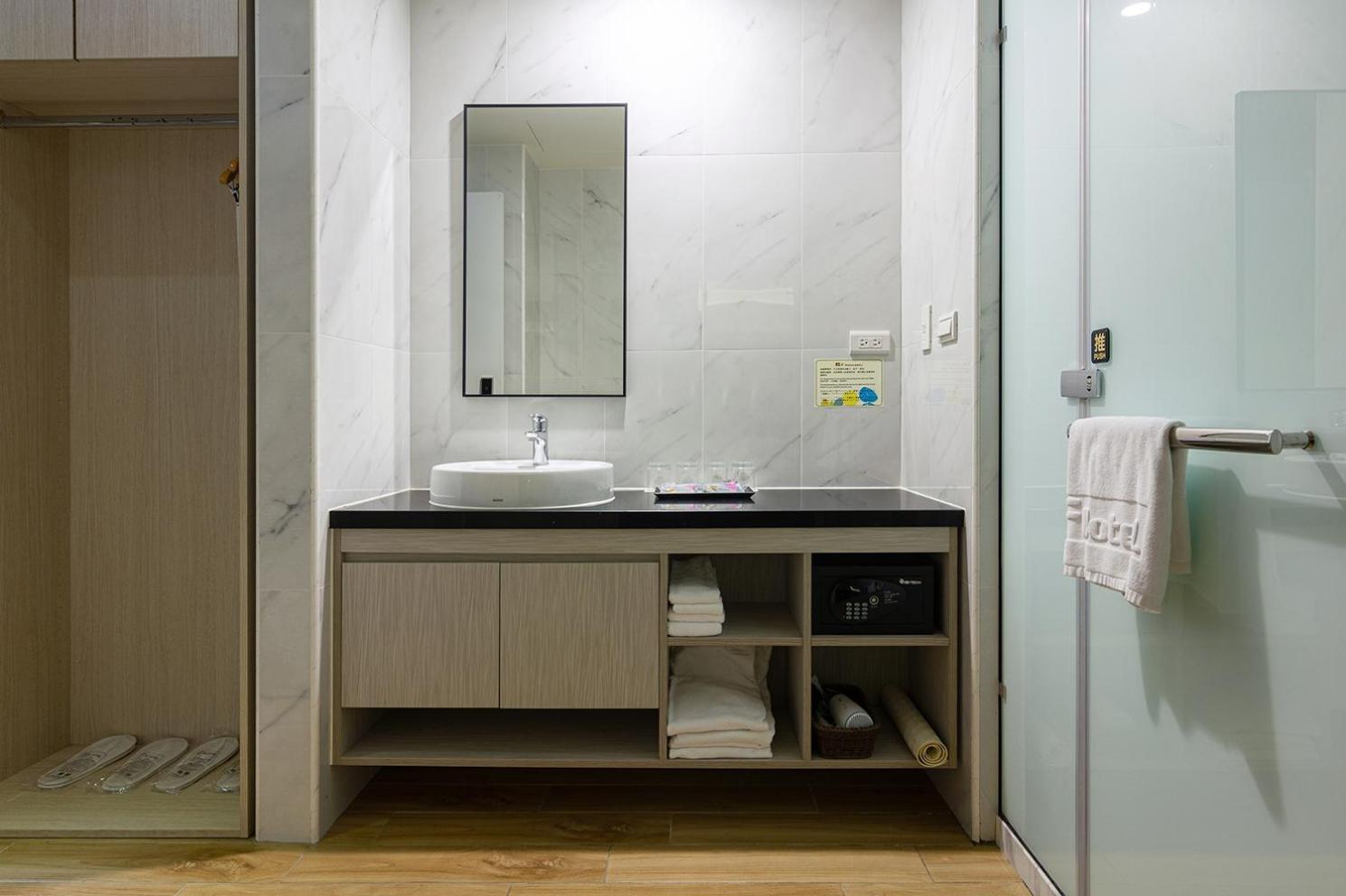 Check Inn New Taipei Luzhou Zewnętrze zdjęcie